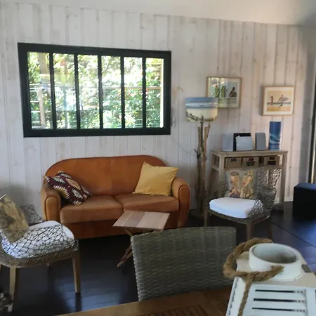 Lacanaulaise Holiday home *